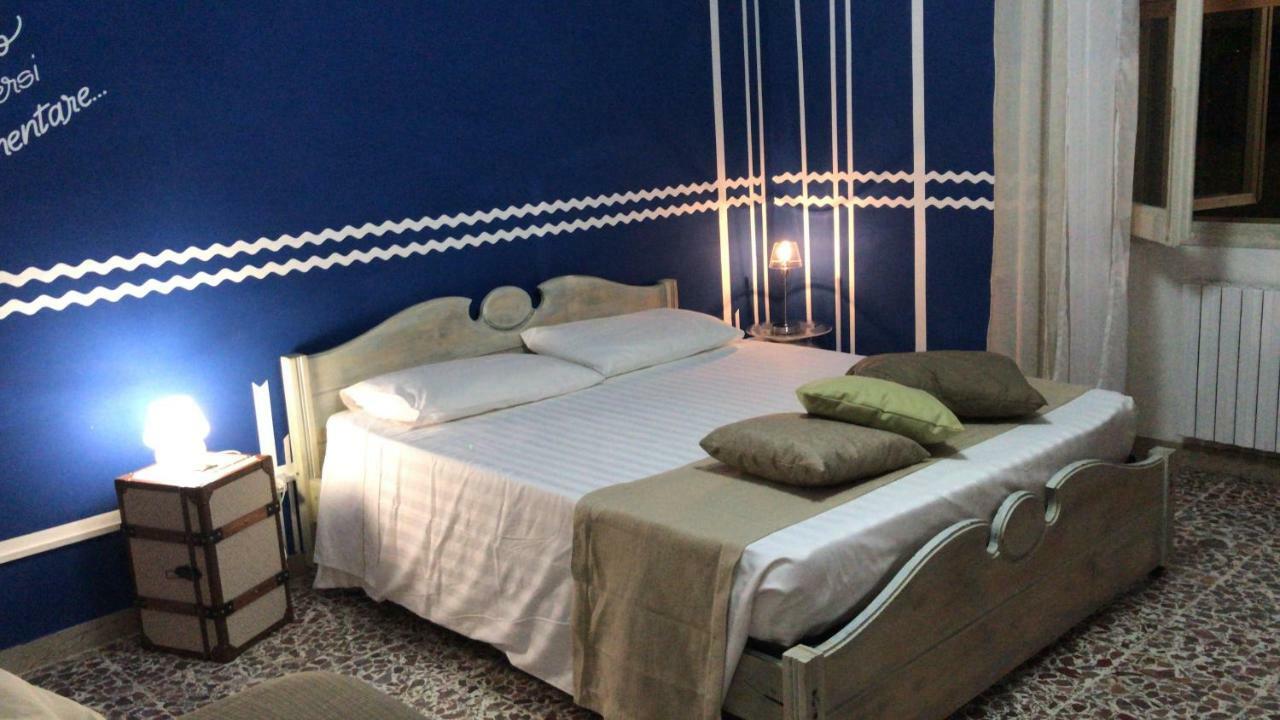 Viale Italia 41: I Migliori Anni Ξενοδοχείο Σάσαρι Εξωτερικό φωτογραφία