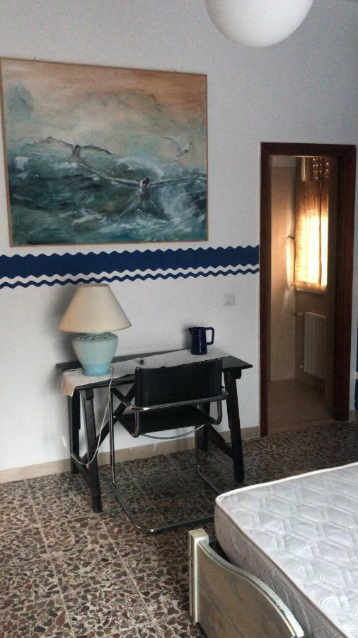 Viale Italia 41: I Migliori Anni Ξενοδοχείο Σάσαρι Εξωτερικό φωτογραφία