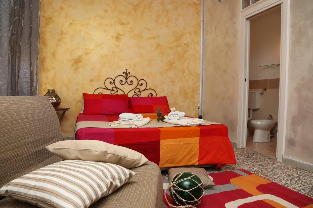 Viale Italia 41: I Migliori Anni Ξενοδοχείο Σάσαρι Εξωτερικό φωτογραφία